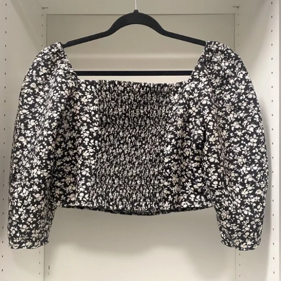 Levi’s Long Sleeve Flower Print Crop - NWT - Picture 8 of 8